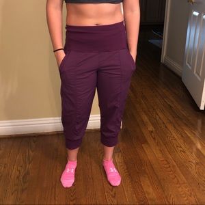 Lululemon crop joggers